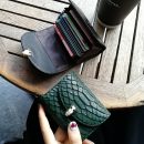 【鱷魚紋牛皮短夾】【個性蛇頭搭釦】個性時尚高檔真皮鱷魚紋理小巧多卡位錢包皮夾短夾