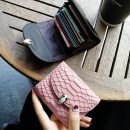 【鱷魚紋牛皮短夾】【個性蛇頭搭釦】個性時尚高檔真皮鱷魚紋理小巧多卡位錢包皮夾短夾