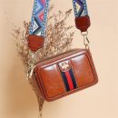 正韓版型高檔油蠟牛皮寬肩帶條紋蜜蜂小方包真皮女包側背斜背包