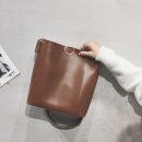子母包水桶包純色大包包女新款個性百搭子母包水桶包休閑斜背側背包