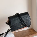 氣質百搭質感壓紋個性肩帶女包小方包側背斜背包