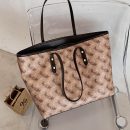 日系時尚馬車印花秋冬大包包女托特包單肩手提側背包