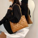 超讚版型簡約時尚菱格大包包新款網紅單肩斜背包大容量女鏈條百搭側背包