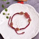 【戀愛財運通通要】【天然草莓晶貔貅】設計師款天然草莓晶貔貅轉運珠編織手鍊姻緣招財時尚女水晶手鍊