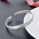 【步步生蓮】【999千足銀】【內圈鐫刻心經】高檔清雅999足銀磨砂鐫刻心經蓮花開口貴妃女手鐲
